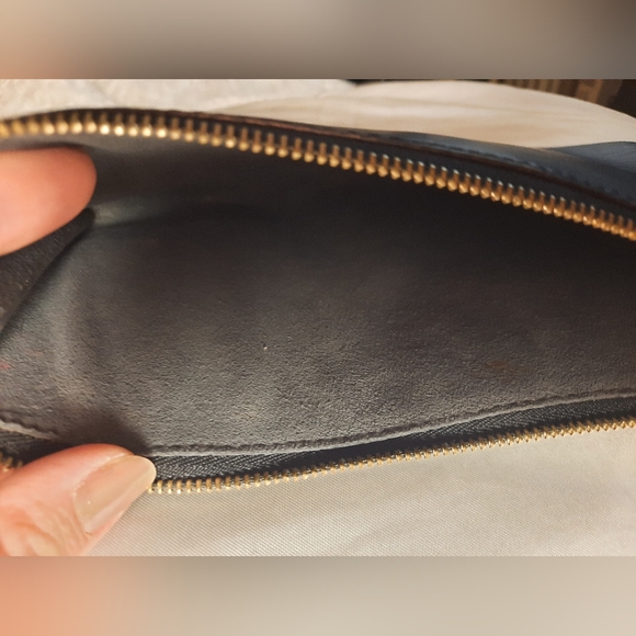 LOUIS VUITTON Epi Leather Pochette Accessoires Black - Picture 9 of 16